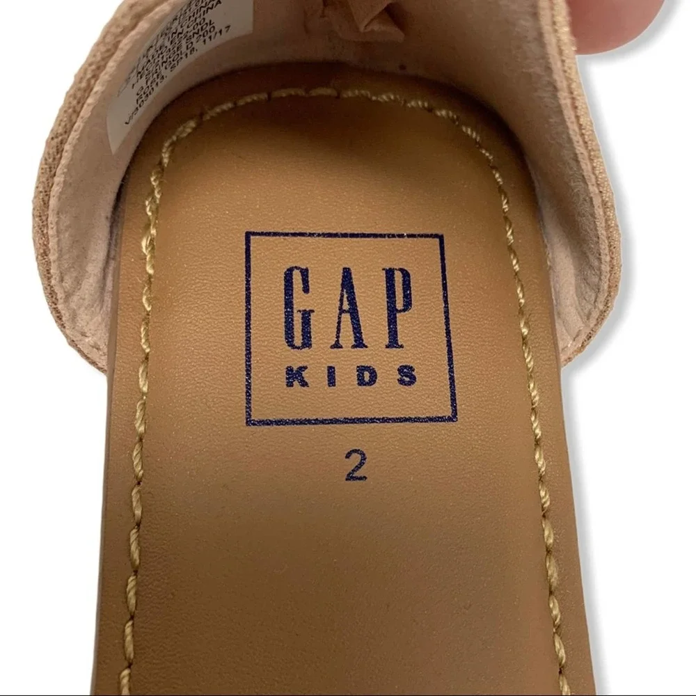 Gap gold shimmery boho fringe‎ sandal size 2